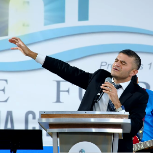 Iglesia cristiana misionera torre fuerte Logo
